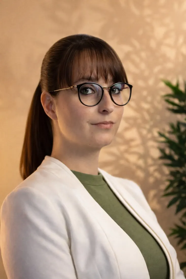 Portrait d’Eléonore Lanzilotto, fondatrice de SmartAura Consulting à Sion